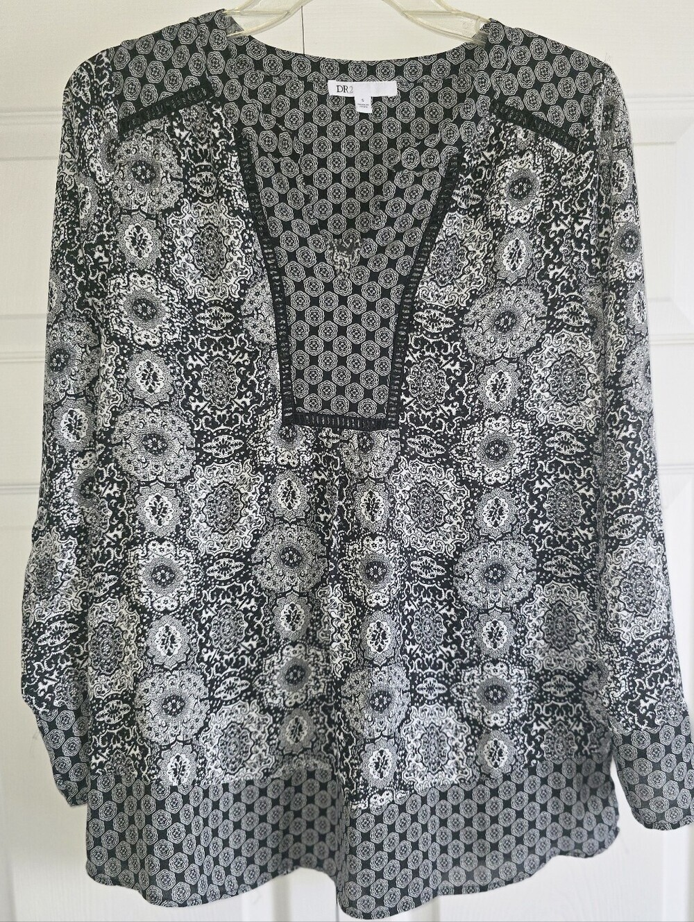 DR2 Y2K Black & White Printed V-Neck Tunic Officewear